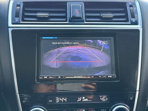 Used 2018 Subaru Outback 2.5i Premium image 24