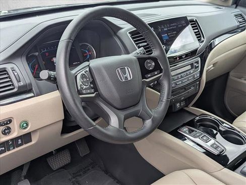 Used 2021 Honda Pilot Touring image 9