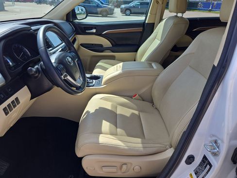Used 2017 Toyota Highlander Limited FWD image 13