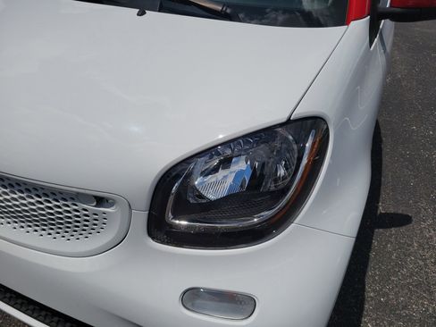 Used 2018 smart fortwo electric drive image 9