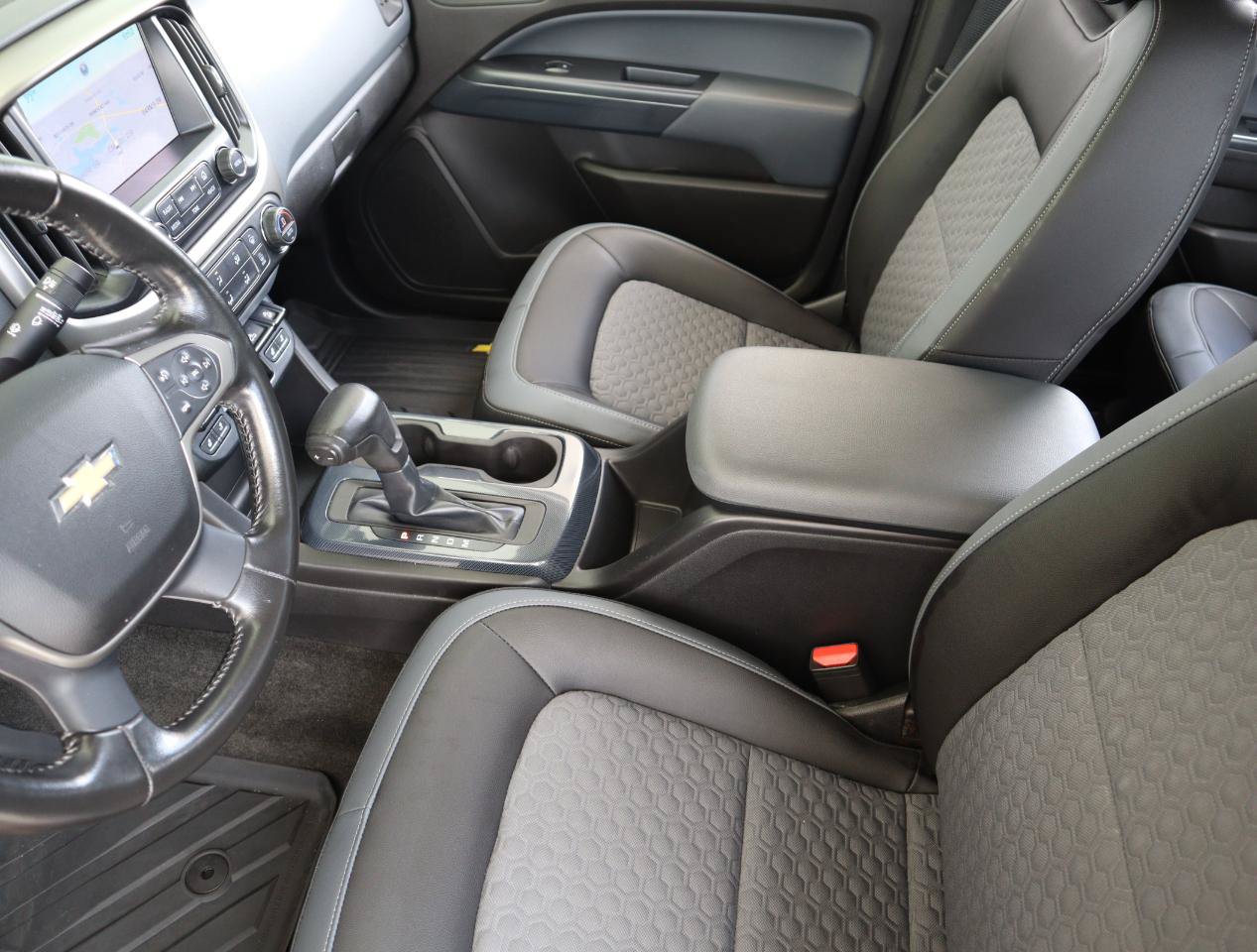Used 2015 Chevrolet Colorado Z71 AWD/4WD image 39