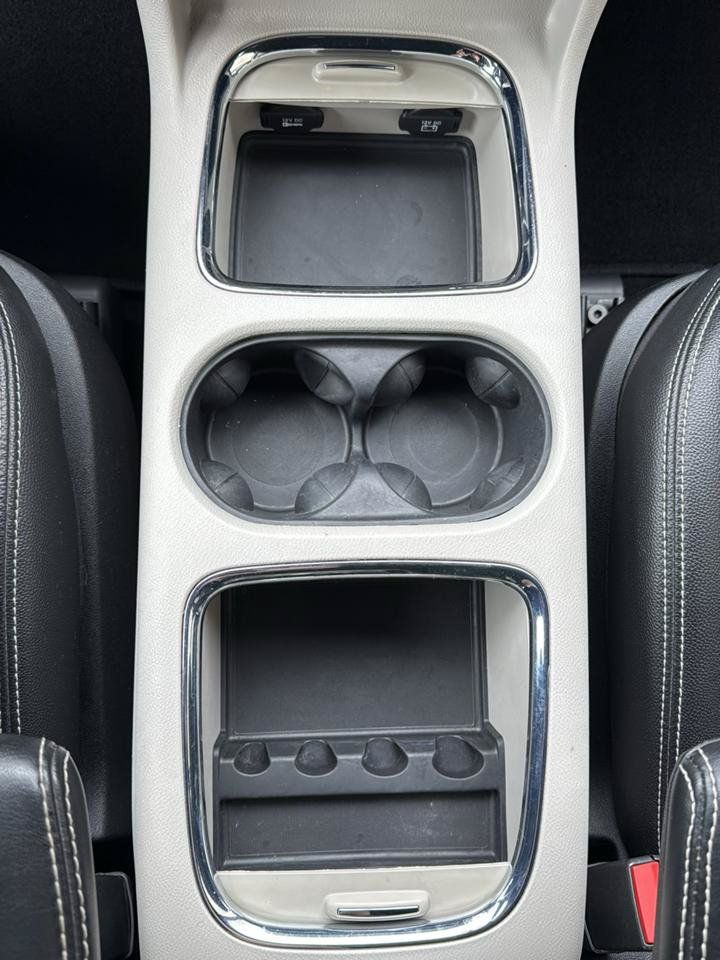 Used 2019 Dodge Grand Caravan SXT FWD image 12