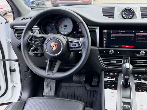 Used 2023 Porsche Macan S image 19