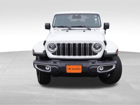 Certified 2025 Jeep Wrangler Unlimited Sahara w/ Safety Group image 12