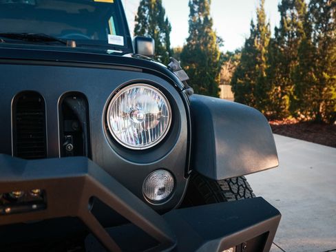 Used 2016 Jeep Wrangler Sport image 5
