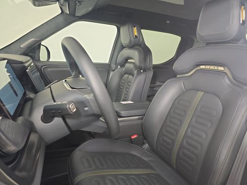 Used 2025 Rivian R1T Adventure AWD/4WD image 20