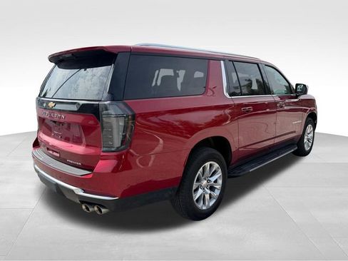 Used 2025 Chevrolet Suburban Premier w/ Sun And Tow Package AWD/4WD image 5