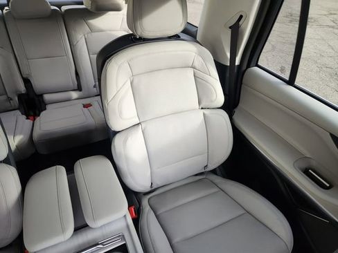 New 2026 Lincoln Navigator Reserve image 15