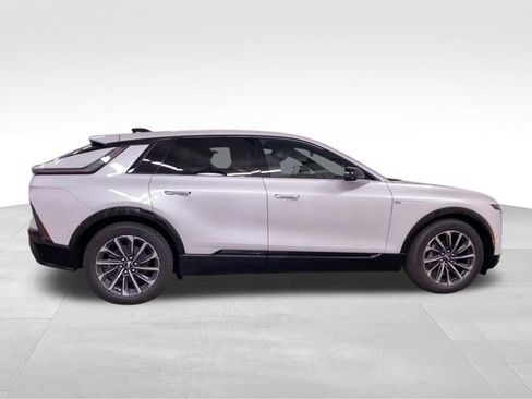 New 2025 Cadillac Lyriq Sport AWD/4WD image 9