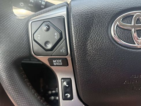 Used 2022 Toyota Tacoma SR5 RWD image 22