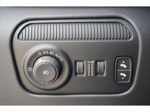 New 2022 Jeep Grand Wagoneer Series III w/ Rear Seat Video Group 1 image 9