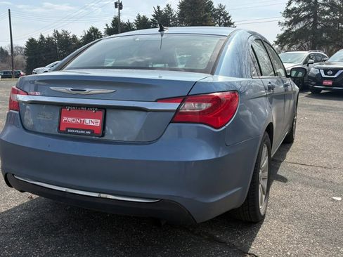 Used 2011 Chrysler 200 Touring image 9