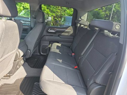 Used 2024 Chevrolet Silverado 1500 LT AWD/4WD image 18