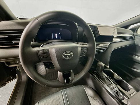 Used 2025 Toyota Camry XSE FWD image 12