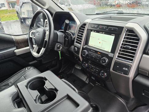 Used 2017 Ford F250 Lariat w/ Lariat Value Package AWD/4WD image 36