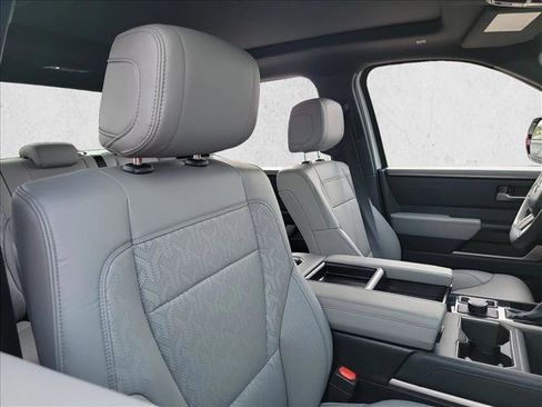 Used 2025 Toyota Tundra Limited image 15