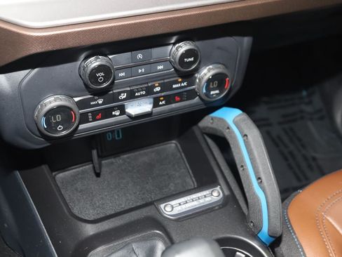 Used 2023 Ford Bronco Outer Banks AWD/4WD image 29