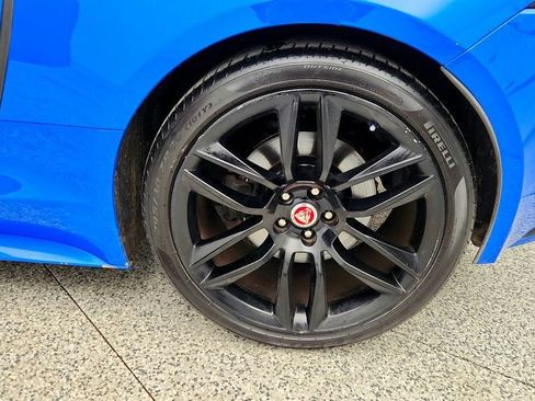 Used 2018 Jaguar F-TYPE R-Dynamic RWD image 9