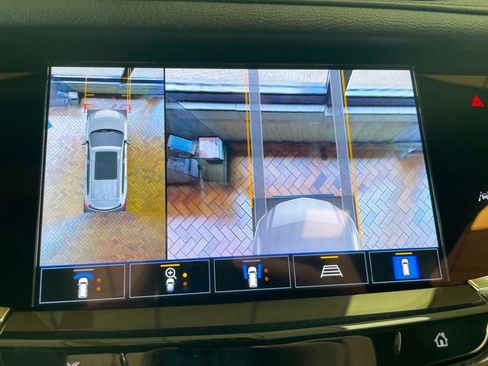 Used 2023 Cadillac XT6 Premium Luxury w/ Technology Package AWD/4WD image 52