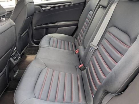 Used 2015 Ford Fusion SE w/ Equipment Group 201A FWD image 16