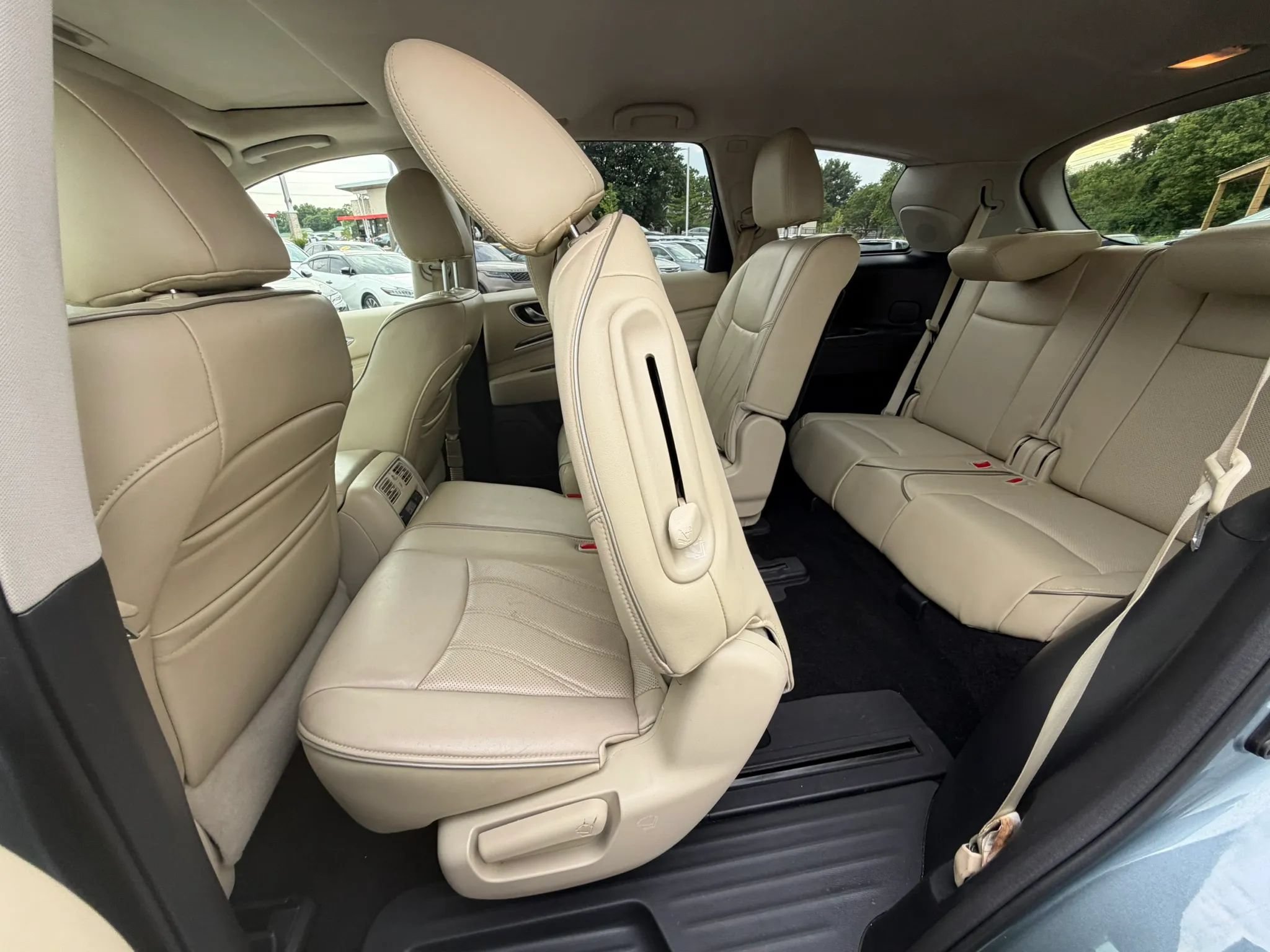 Used 2017 INFINITI QX60 Luxe w/ Premium Plus Package AWD/4WD image 22