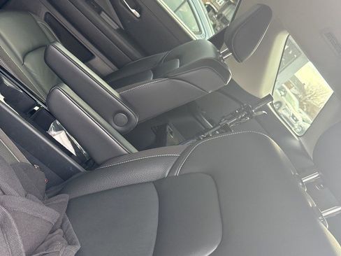 Used 2023 Nissan Pathfinder SL w/ SL Premium Package image 16