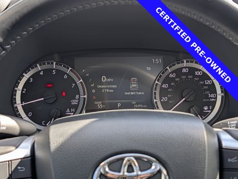 Used 2023 Toyota Highlander XLE image 29