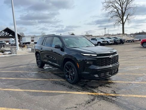 New 2026 Chevrolet Traverse RS w/ LPO, Floor Liner Package image 7