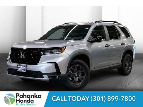 New 2025 Honda Pilot TrailSport image 2