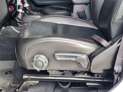 Used 2022 Jeep Gladiator Rubicon w/ LED Lighting Group image 23