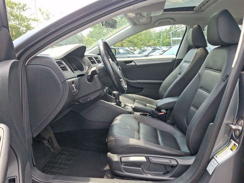 Used 2018 Volkswagen Jetta SE FWD image 13