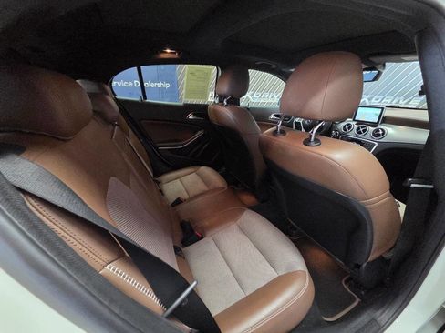 Used 2015 Mercedes-Benz GLA 250 4MATIC image 26