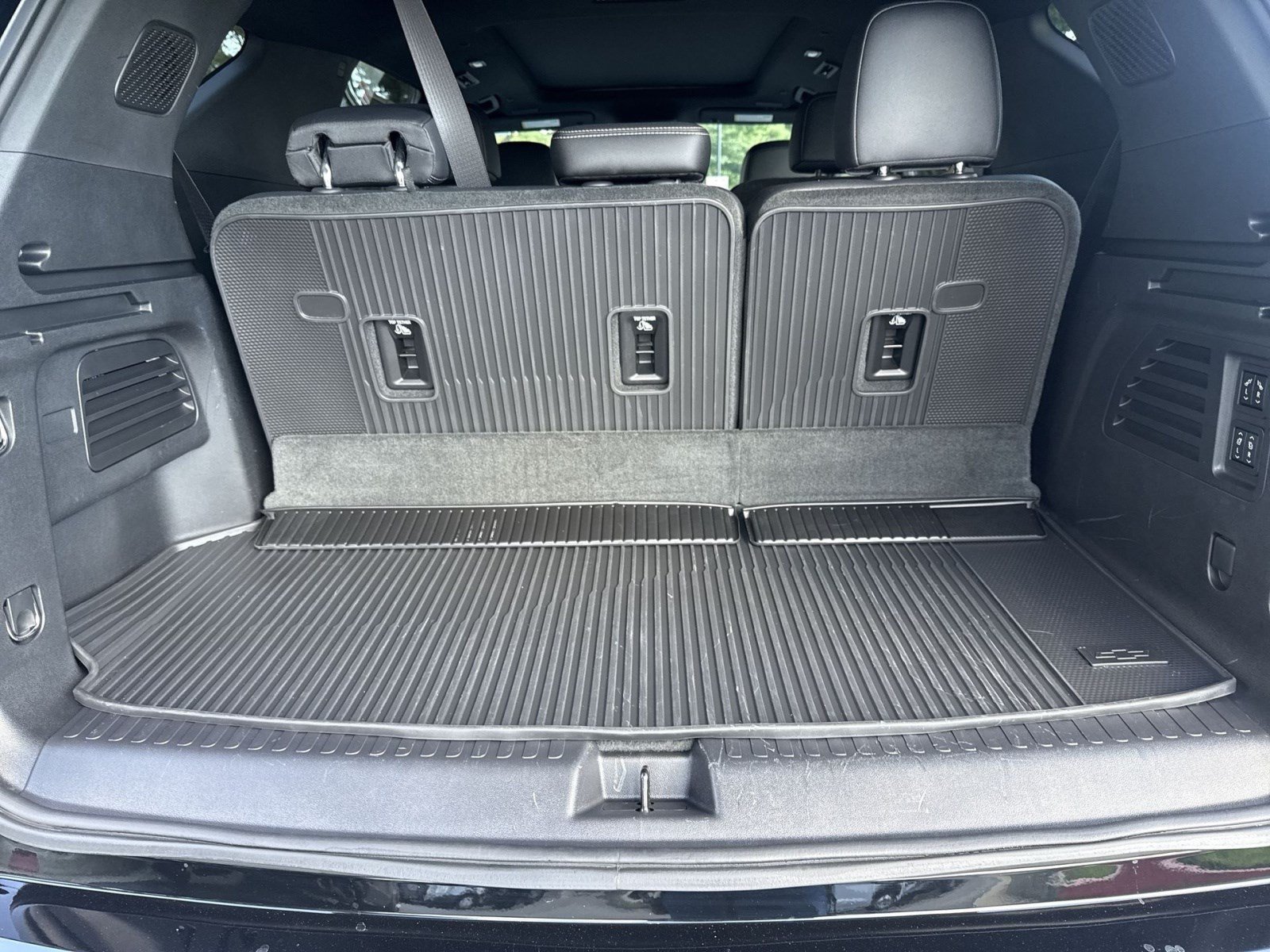 Used 2026 Chevrolet Traverse High Country w/ LPO, Floor Liner Package AWD/4WD image 25