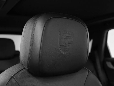 New 2025 Porsche Cayenne image 48