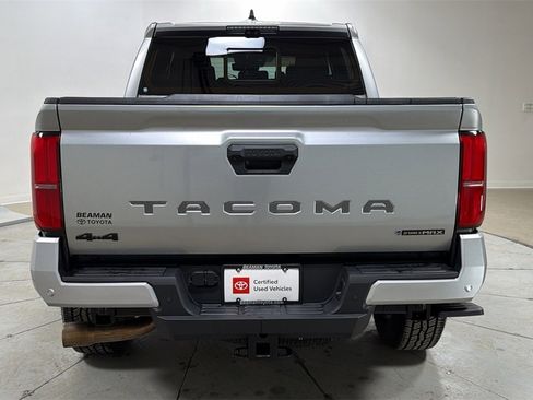 Certified 2025 Toyota Tacoma TRD Off-Road image 4