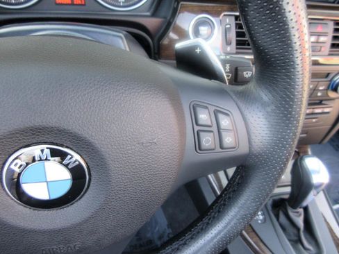 Used 2013 BMW 335i Convertible image 35