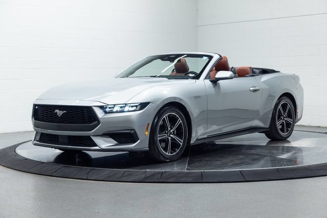 Used 2025 Ford Mustang Premium RWD image 6