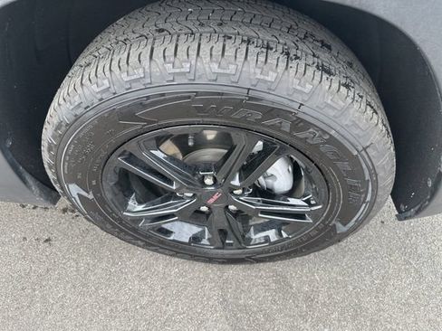 Used 2024 GMC Terrain AT4 w/ Infotainment Package II AWD/4WD image 9