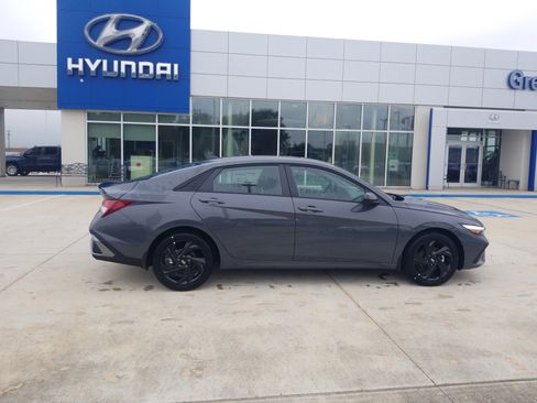 New 2026 Hyundai Elantra Sport FWD image 8
