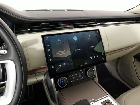 Used 2023 Land Rover Range Rover SE image 44