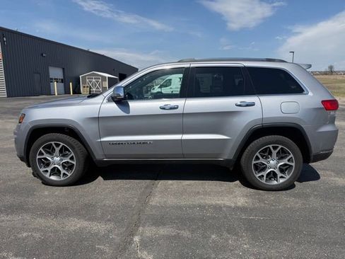 Used 2019 Jeep Grand Cherokee Limited w/ Luxury Group II image 4