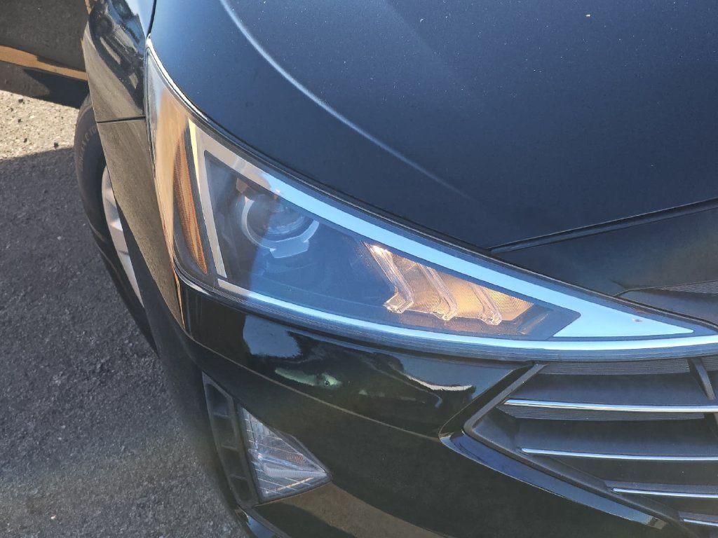 Used 2019 Hyundai Elantra SE FWD image 32