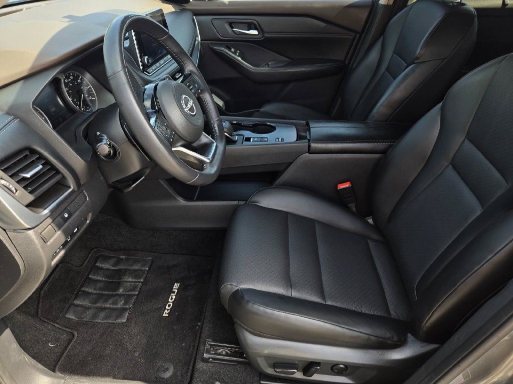 Used 2023 Nissan Rogue SV w/ SV Premium B Package FWD image 20