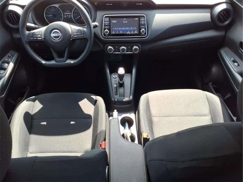 Used 2025 Nissan Kicks Play S image 11