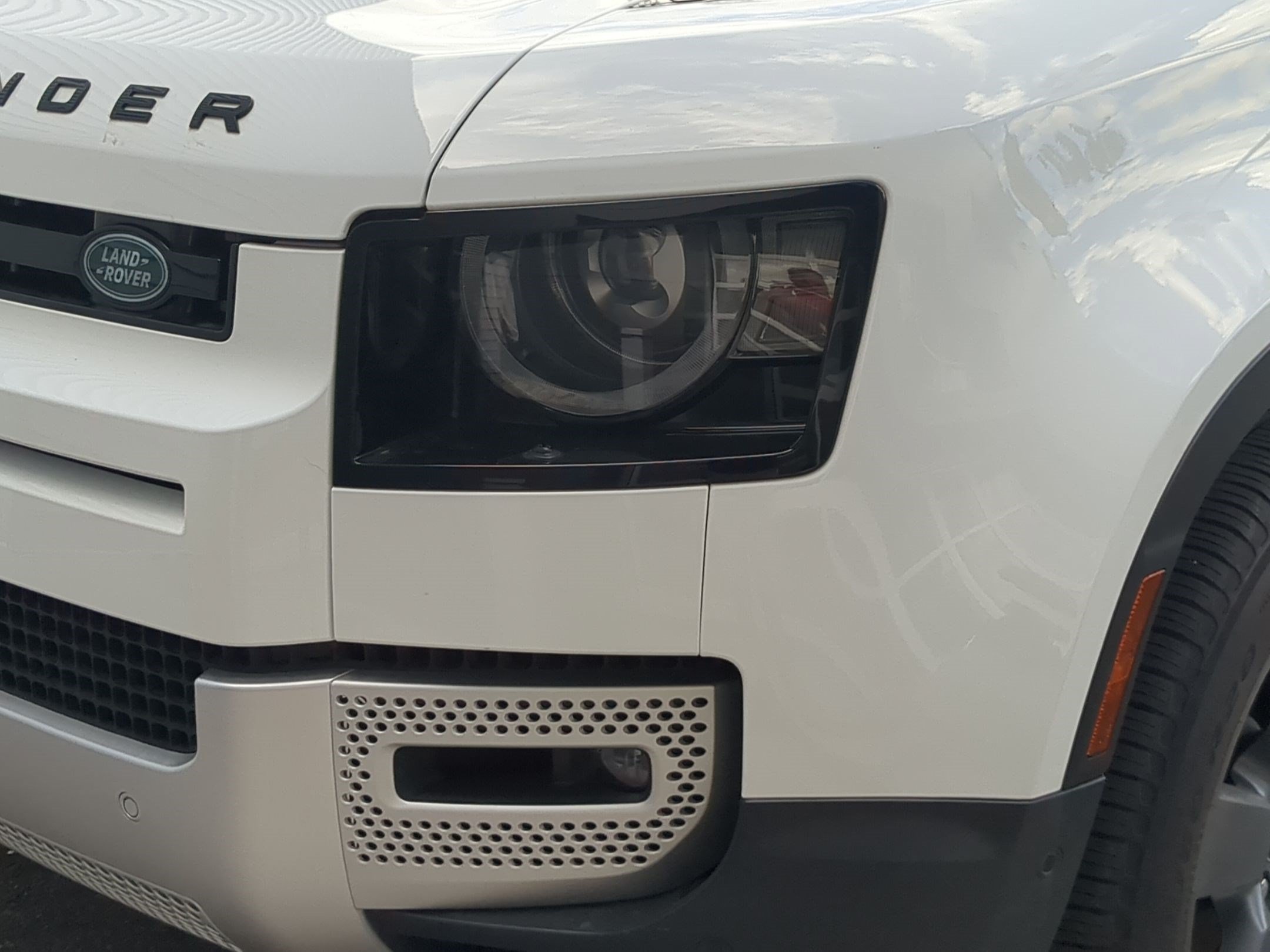 Used 2025 Land Rover Defender 110 S AWD/4WD image 12