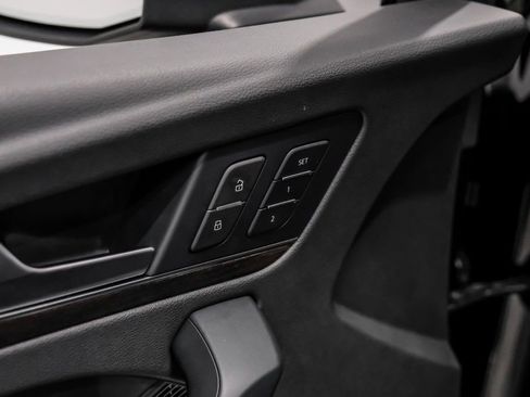 Used 2024 Audi Q5 e Prestige w/ Prestige Package image 48