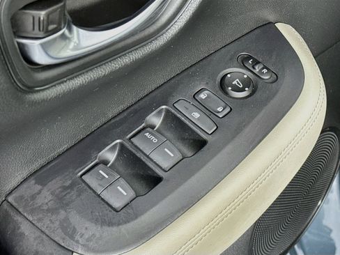 Certified 2024 Honda HR-V LX image 17