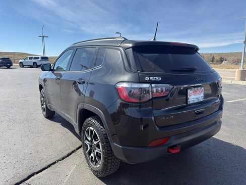 Used 2025 Jeep Compass Trailhawk image 7