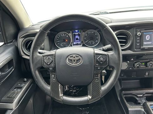 Used 2018 Toyota Tacoma SR5 RWD image 14