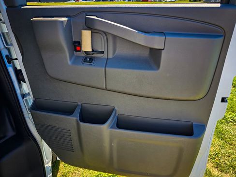 New 2025 GMC Savana 2500 w/ Driver Convenience Package image 30